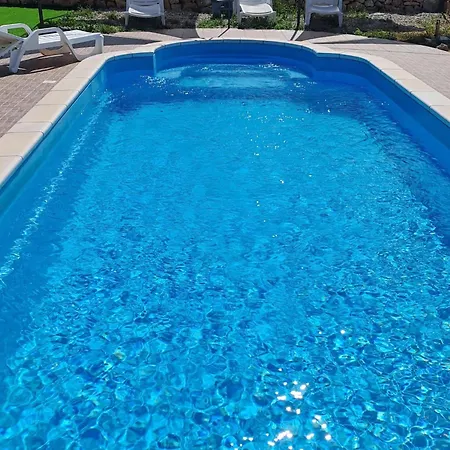 Nane Garden House With Heat Pool Semesterbostad