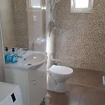 بيت للعطل Nane Garden House With Heat Pool Mirce