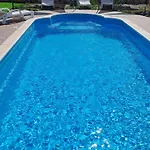 Nane Garden House With Heat Pool بيت للعطل