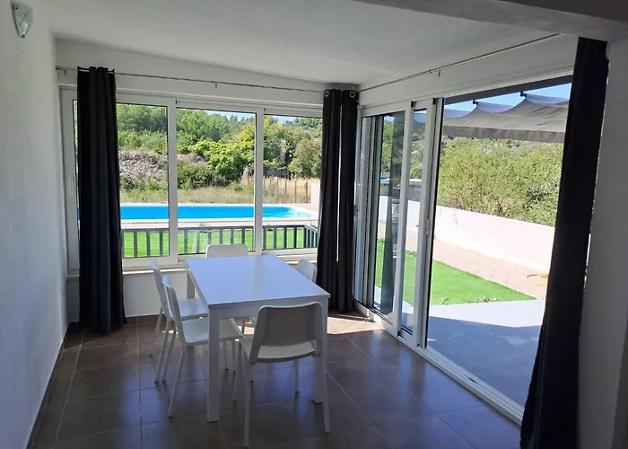 Nane Garden House With Heat Pool