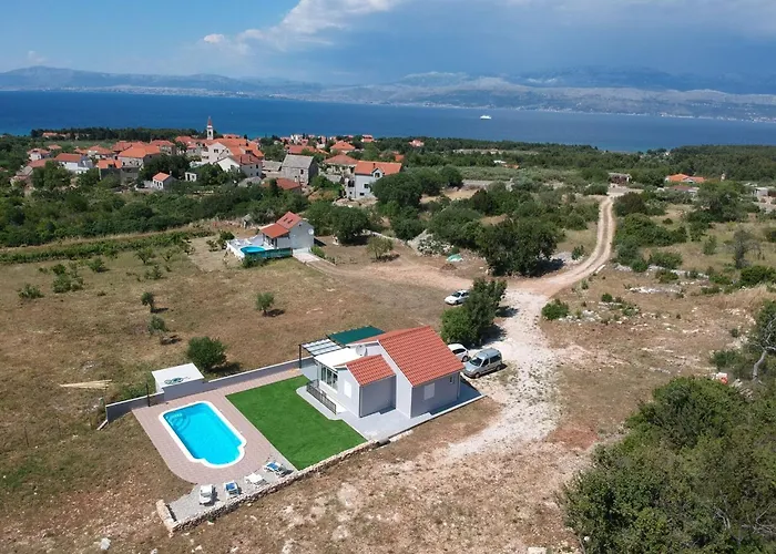 Prázdninový dům Nane Garden House With Heat Pool Mirce